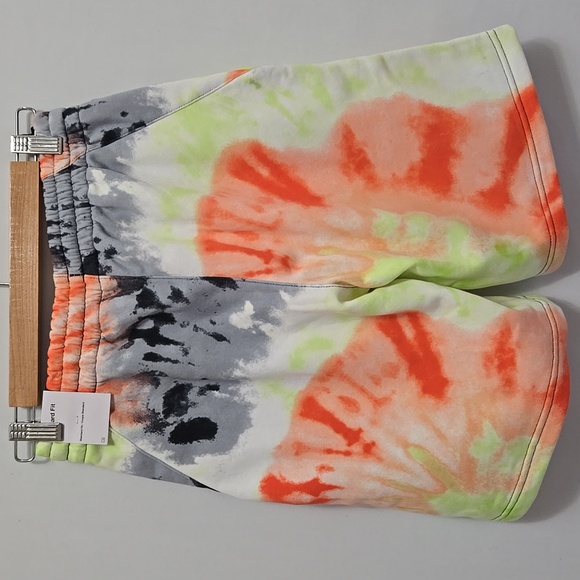Nike Boys Sportswear Club Tie-Dye Fleece Shorts Size L 14/16 - Picture 2 of 13